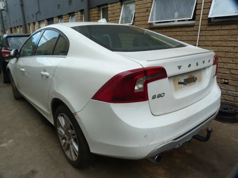 2013 Volvo S60 D5204T3 view 5
