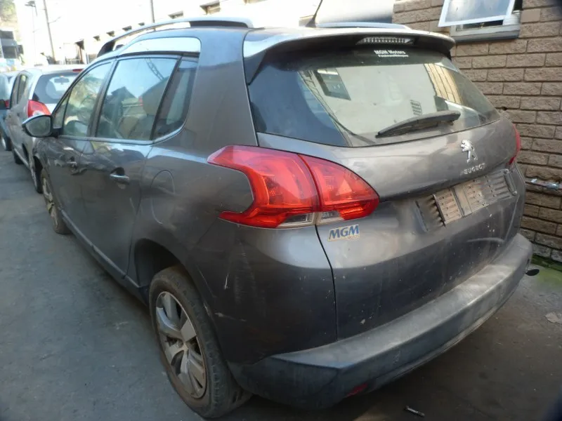 2015 Peugeot 2008 10FH view 6
