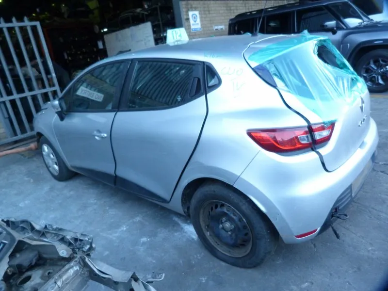 2019 Renault Clio H4R view 4