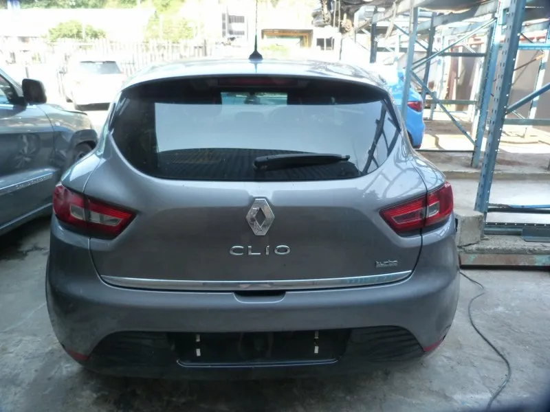 2014 Renault Clio H4BA view 5