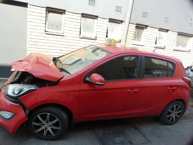 2013 Hyundai i20 G4FA view 5