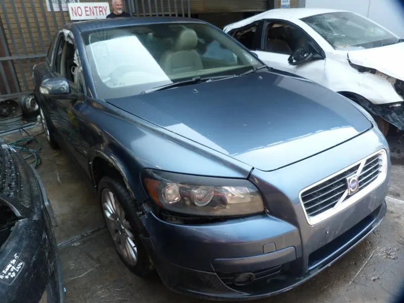 2008 Volvo C30 view 4