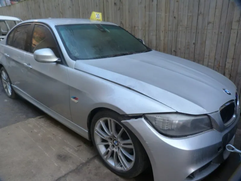 2011 BMW 3 Series N46N view 2