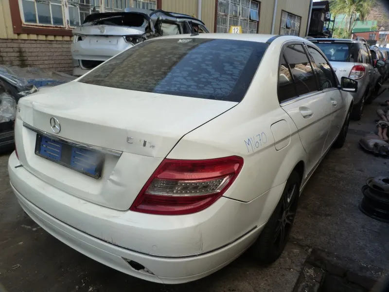 2010 Mercedes-Benz C-Class 2718 view 7
