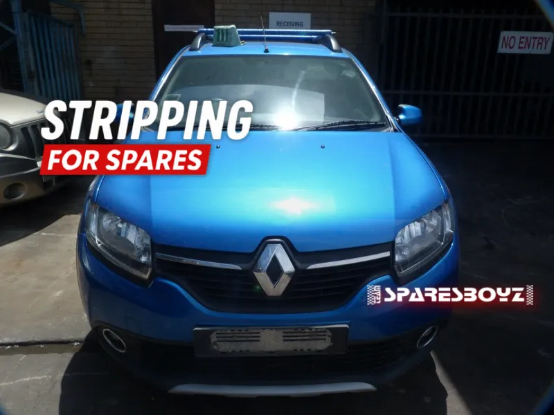 2015 Renault Sandero H4B view 1