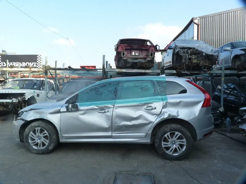 2016 Volvo XC60 thumbnail 9