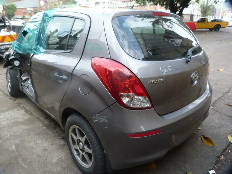 2013 Hyundai i20 G4LA view 6