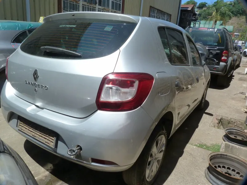 2016 Renault Sandero  view 6