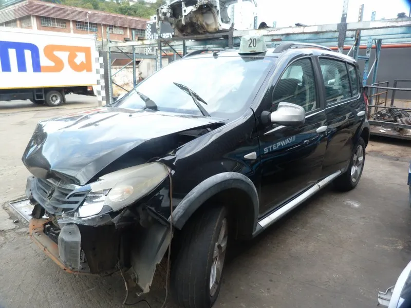2014 Renault Sandero K7M view 3