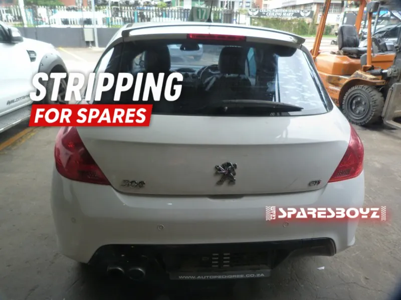2011 Peugeot 308 view 5