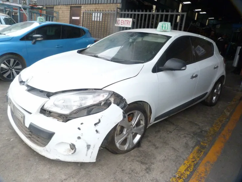 2012 Renault Megane H4J view 5