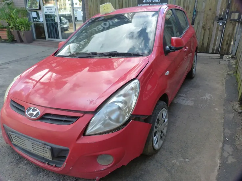 2009 Hyundai i20 G4FA view 8