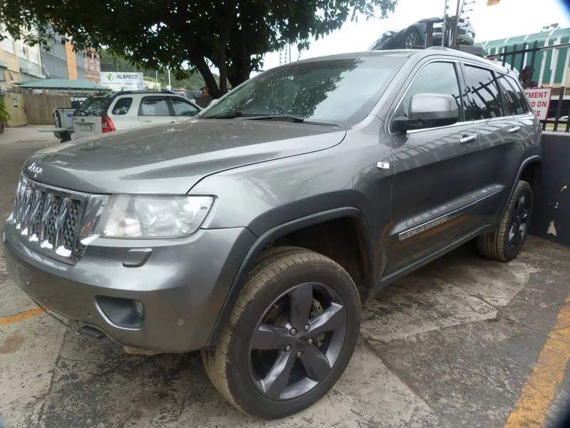 2012 Jeep Grand Cherokee 3.0 V6 view 7