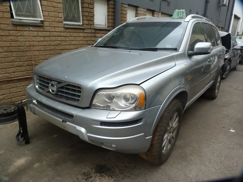 2013 Volvo XC90 B5254T9 view 2