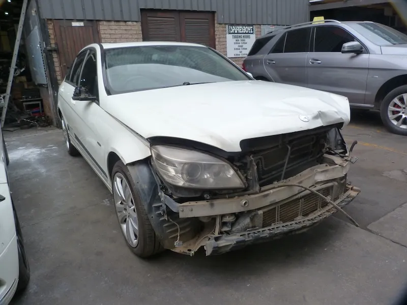 2010 Mercedes-Benz C-Class  view 3