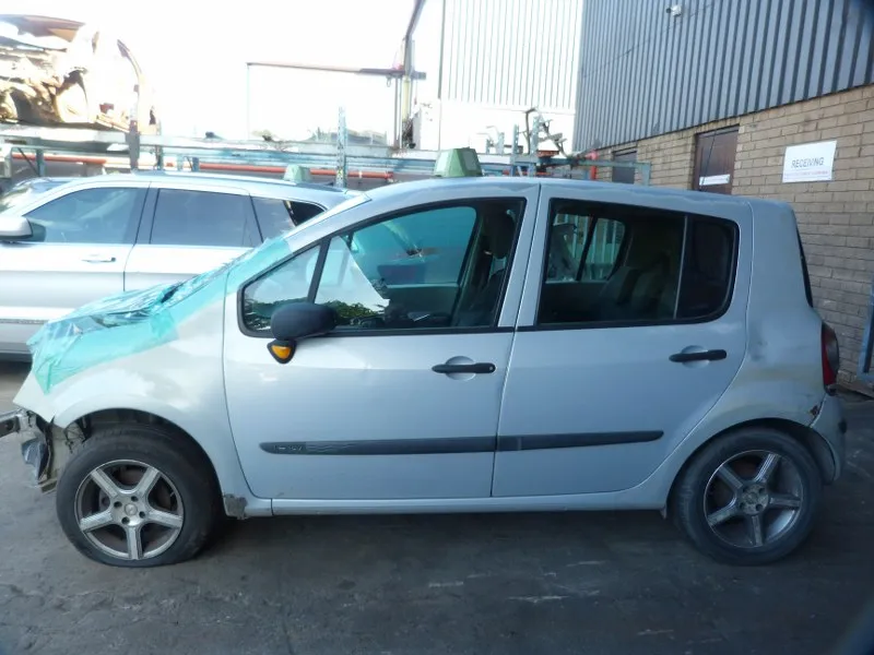 2006 Renault Modus K4M view 4