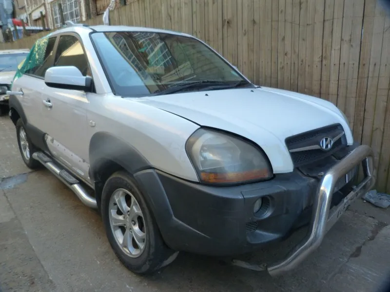 2009 Hyundai Tucson G4GC view 4