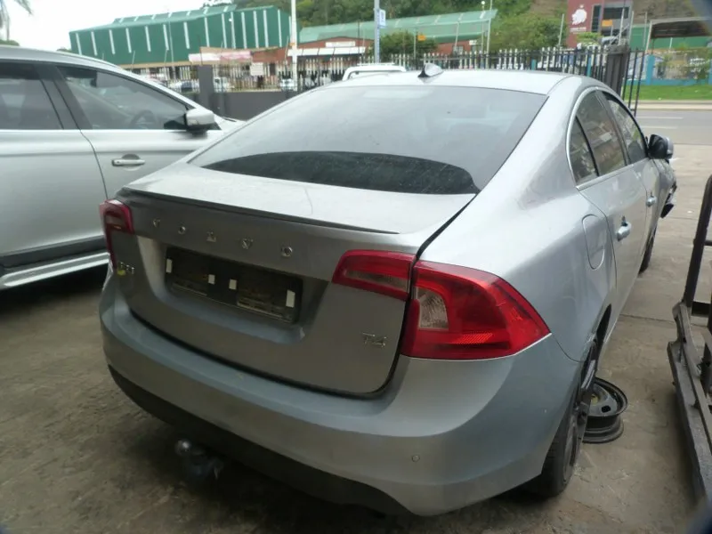 2012 Volvo S60 B4164T view 7