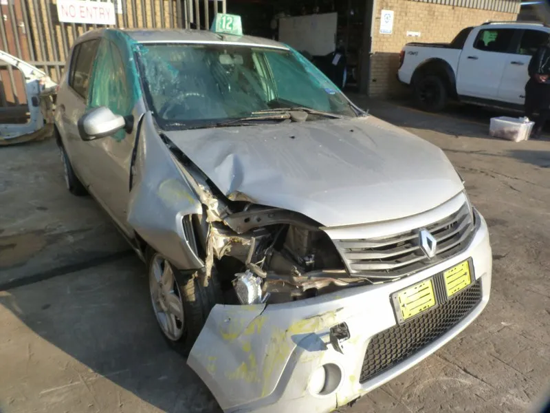 2012 Renault Sandero view 2