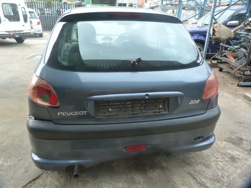 2004 Peugeot 206 10FS view 7