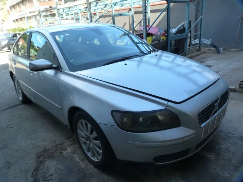 2006 Volvo S40  view 4