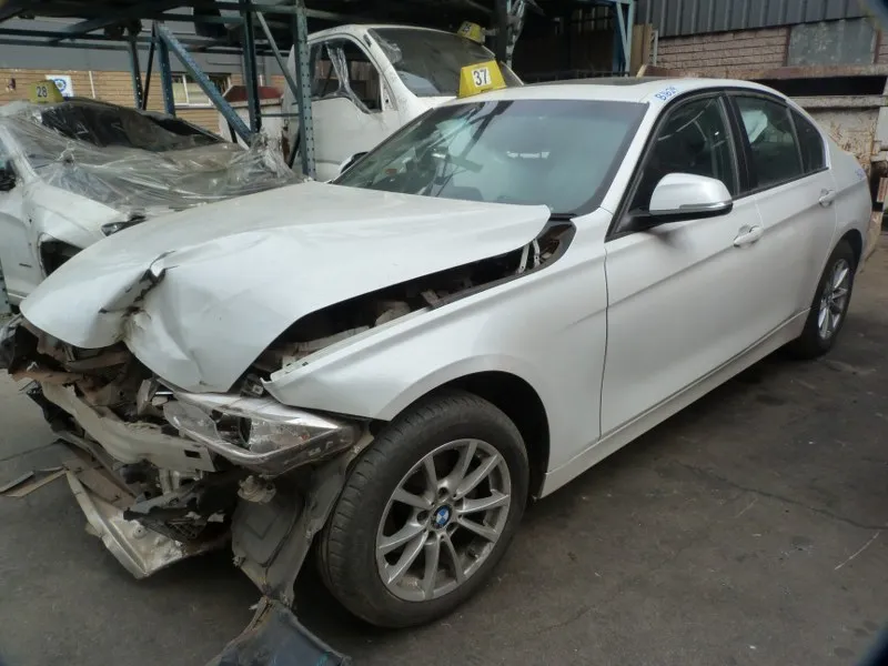 2013 BMW 3 Series N20 view 4
