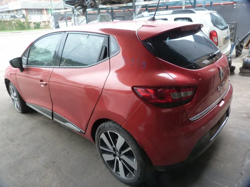 2014 Renault Clio view 4