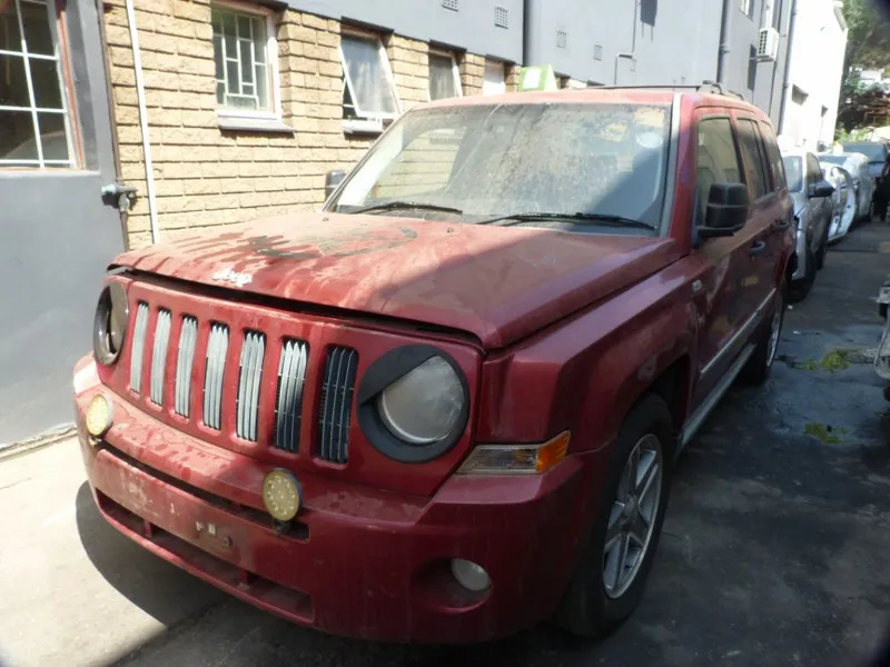 2006 Jeep Patriot  view 4