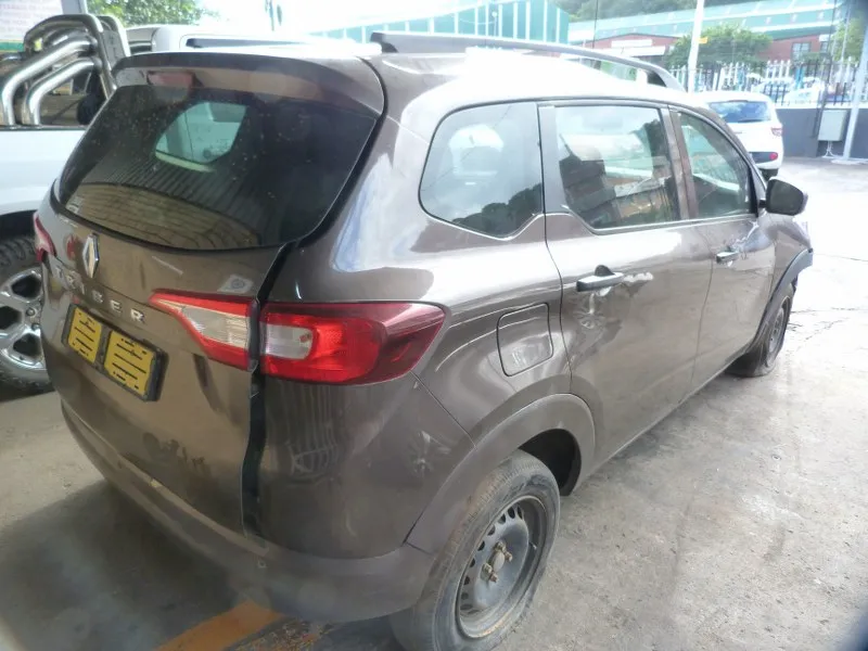 2023 Renault Triber B4DA view 6