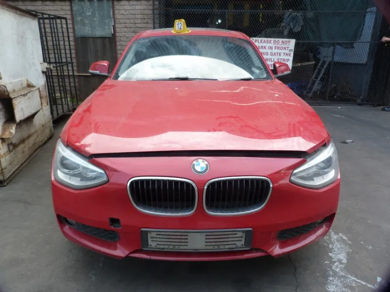 2014 BMW 1 Series view 2