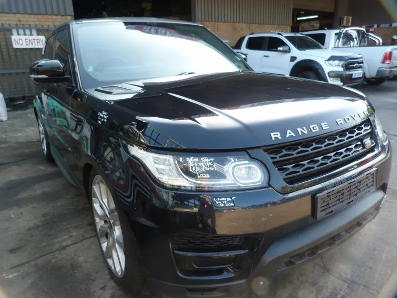 2013 Land Rover Range Rover Sport view 2