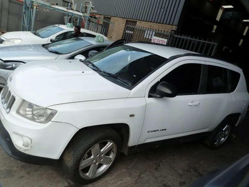 2013 Jeep Compass  view 4