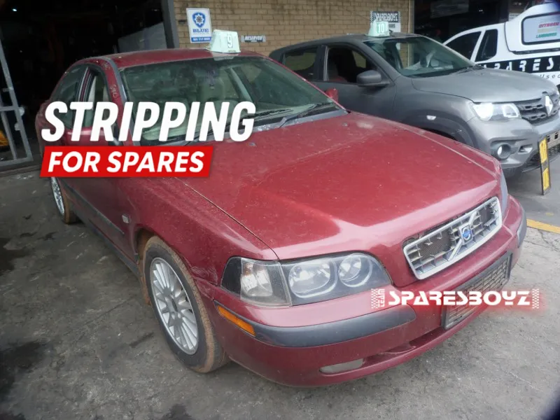 2002 Volvo S40 view 2