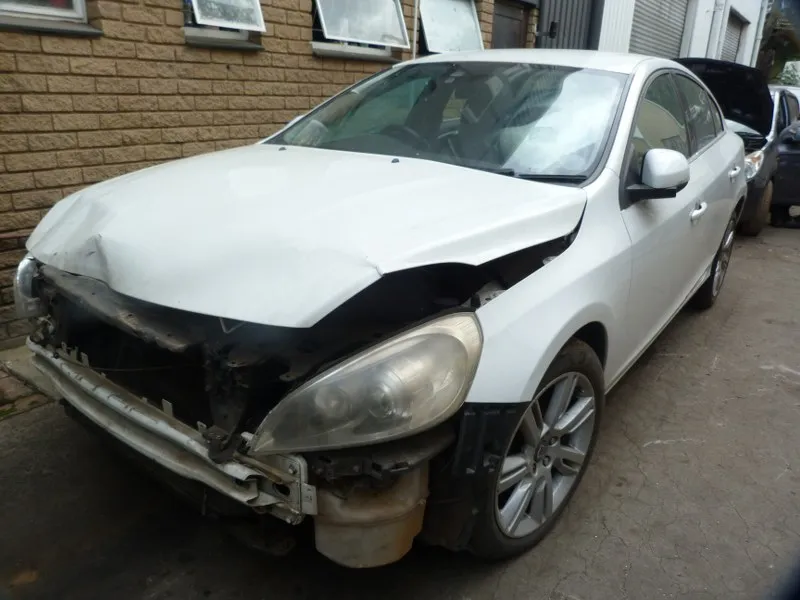 2013 Volvo S60 D5204T3 view 3