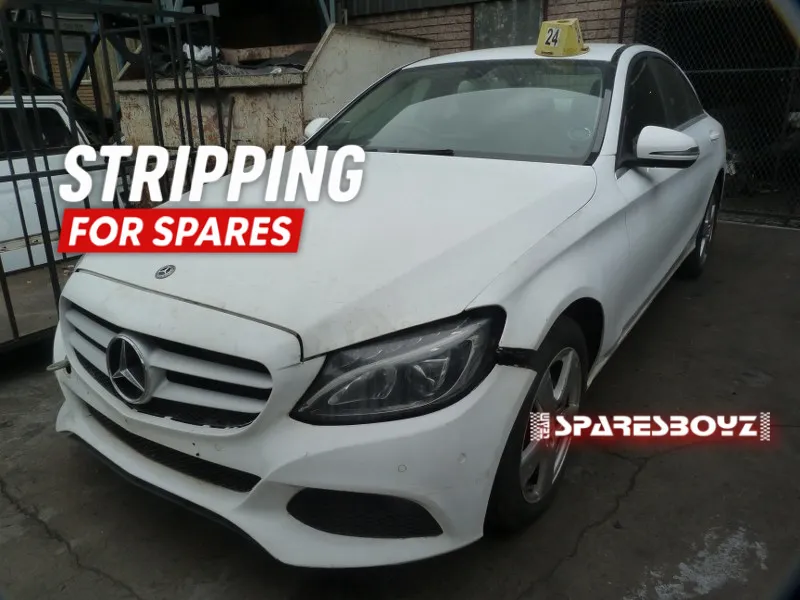 2013 Mercedes-Benz C-Class 274 view 2