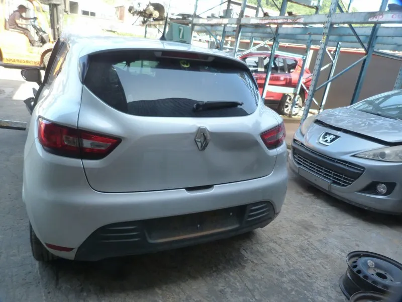 2017 Renault Clio H4B view 4