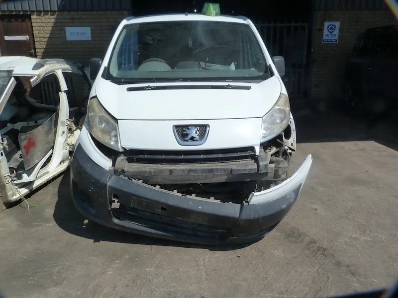 2013 Peugeot Expert  view 3