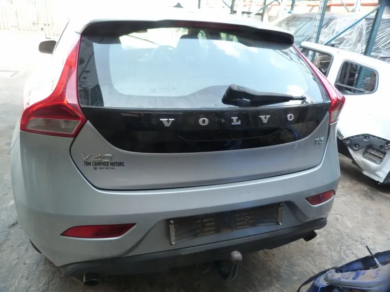 2012 Volvo V40 B4164T view 6