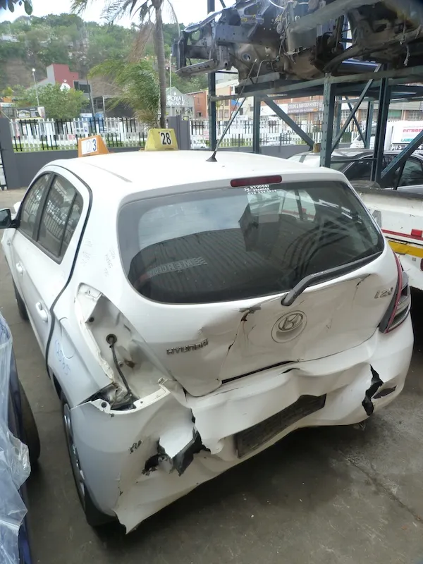 2010 Hyundai i20 G4FA view 5