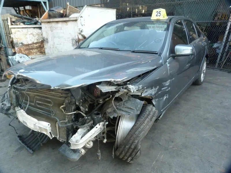 2011 Mercedes-Benz C-Class 2718 view 5