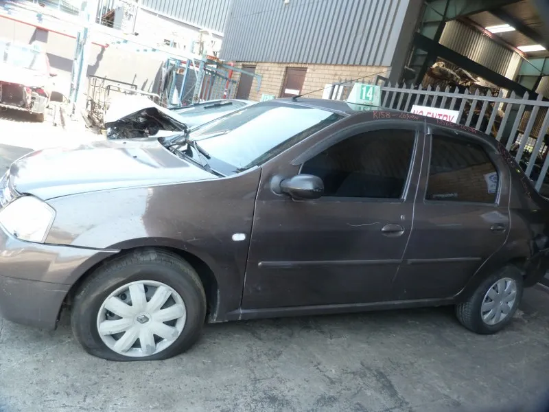 2010 Renault Logan K7M view 5