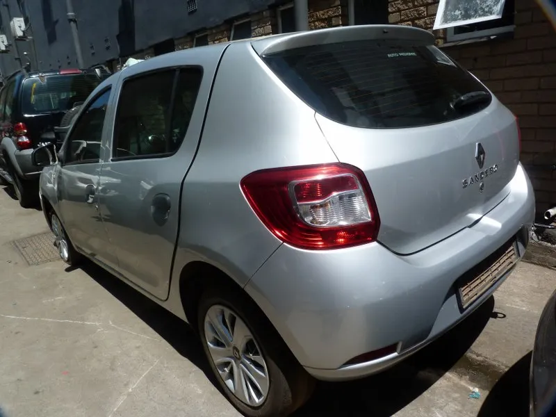 2016 Renault Sandero  view 5