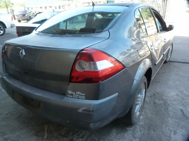 2004 Renault Megane  view 7