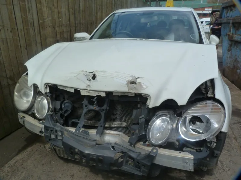 2007 Mercedes-Benz E-Class 642 view 2