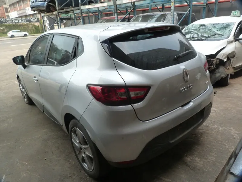 2016 Renault Clio view 4
