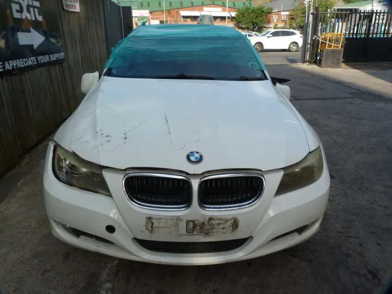 2009 BMW 3 Series N46N view 2