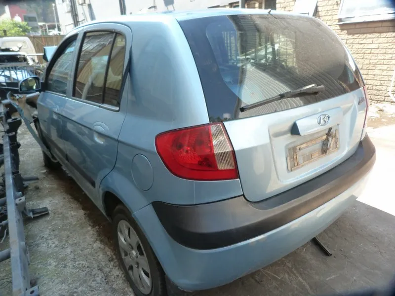 2010 Hyundai Getz G4EE view 8