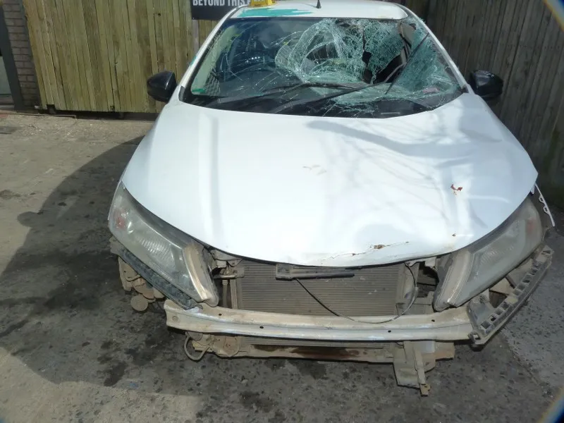 2014 Honda Ballade L15Z view 2