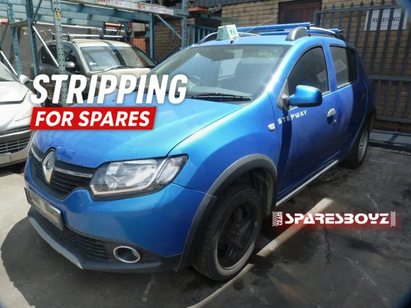 2015 Renault Sandero H4B view 4