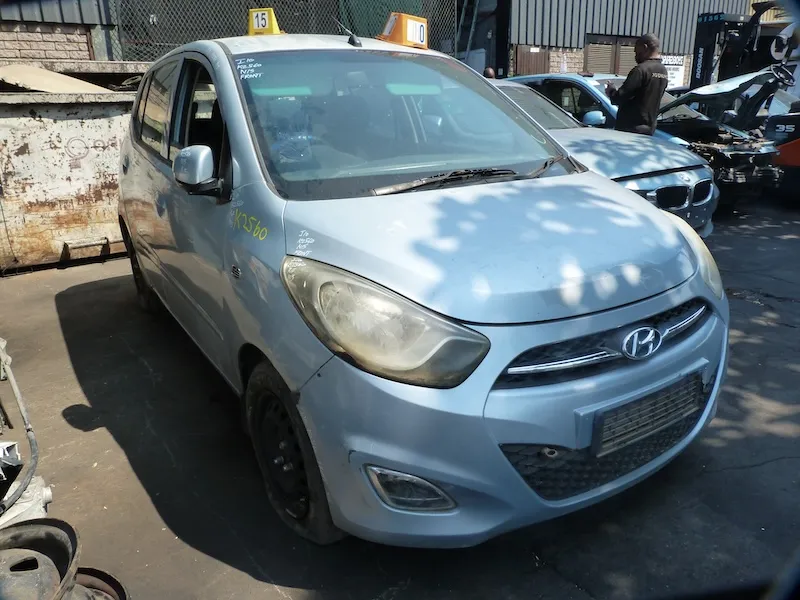 2013 Hyundai i10 G4LA view 3